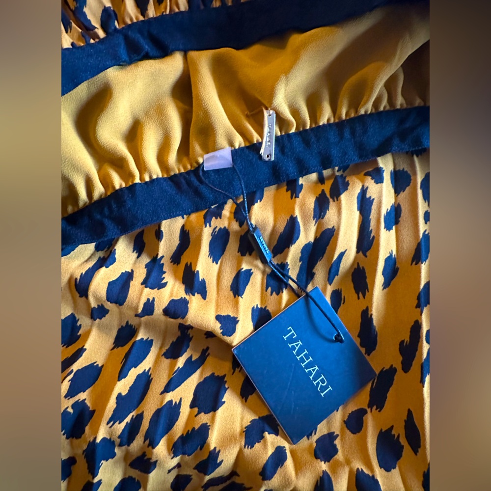 Tahari Pleated Cheetah Dot Midi Skirt - NWT - Picture 2 of 3